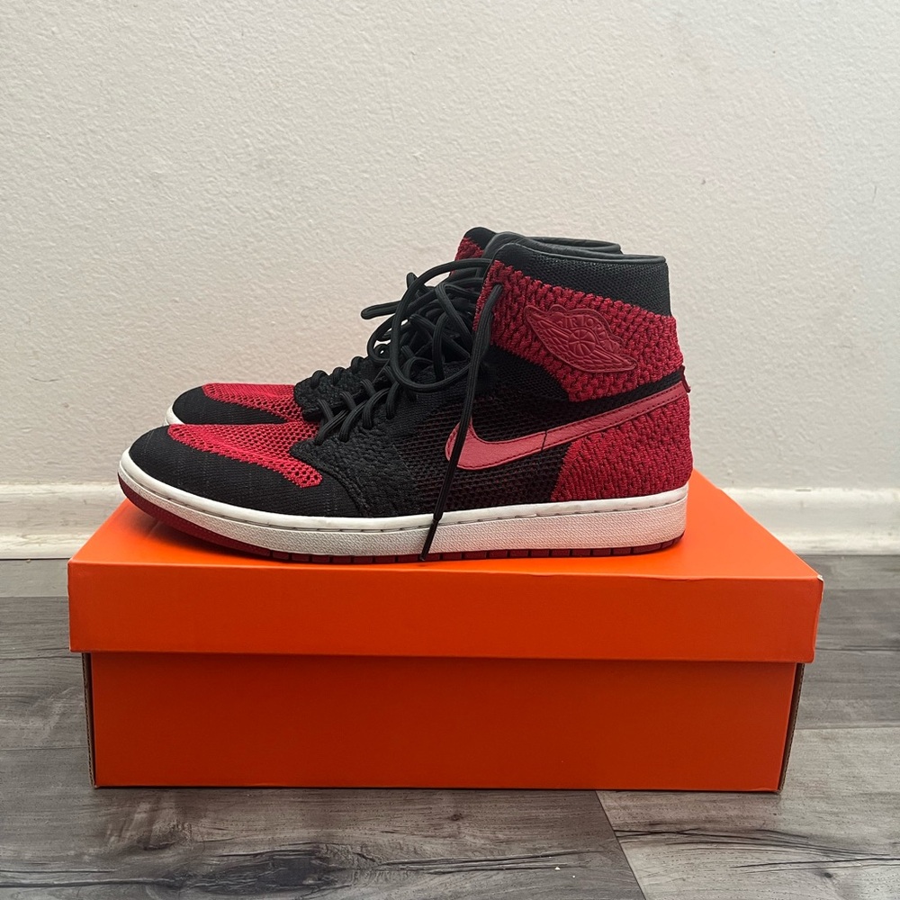 Nike Jordan 1 High Flyknit Bred